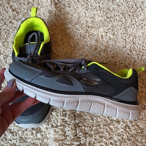 Sketchers Memory Foam Wide Fit Men’s Sneakers Sz 9 - Picture 4 of 9